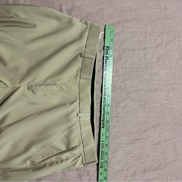 Perry Ellis Premium Men's Light Khaki Chinos Stretch Size 34 Golf Performance - Picture 4 of 6